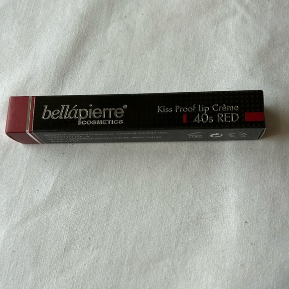bellapierre Kiss Proof Lip Creme-40's Red  NIB - Picture 4 of 9
